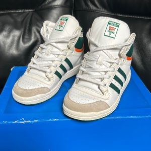 Adidas height top boy size 1 few time worn !